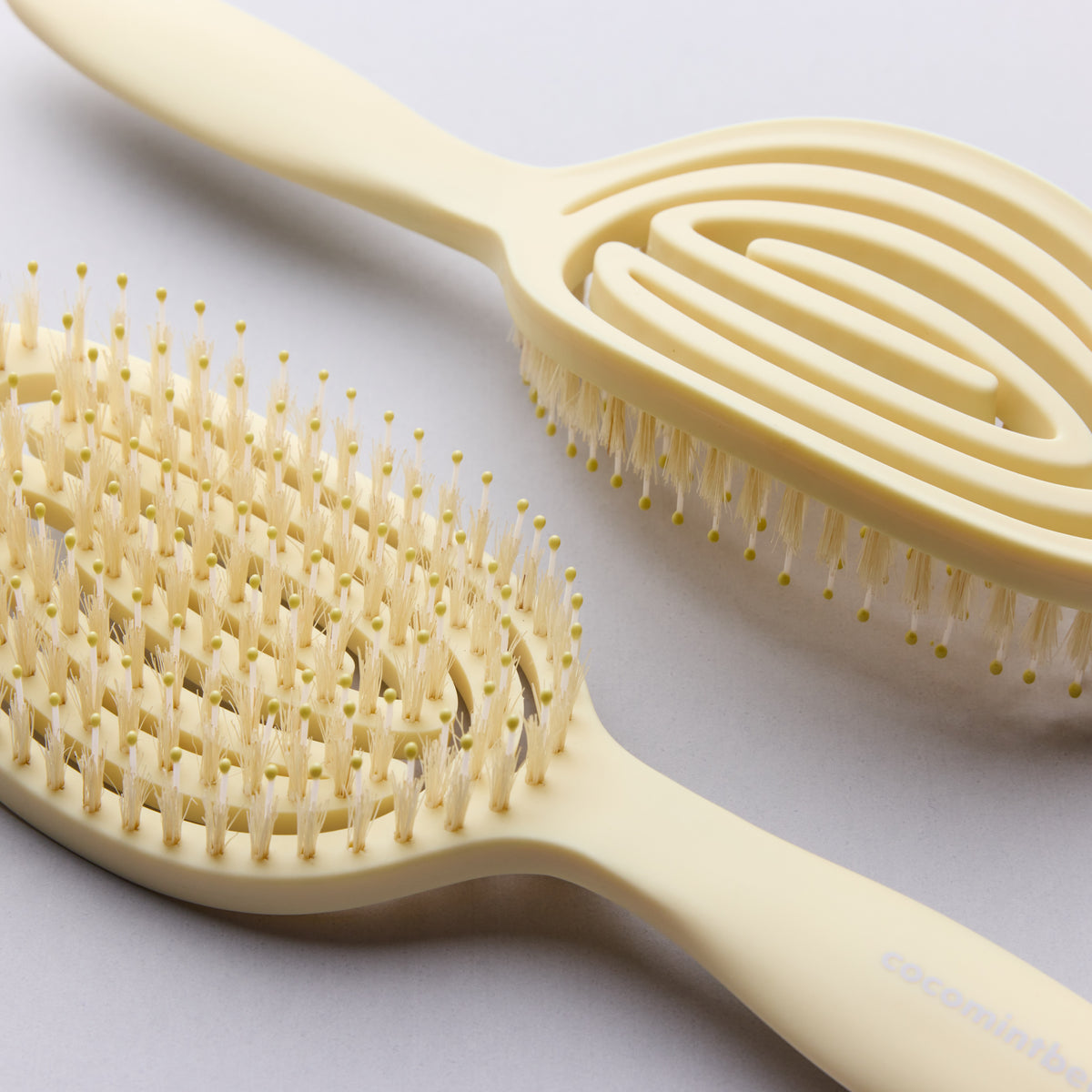 The Boar's Hair Wellness Brush - Banana Milk